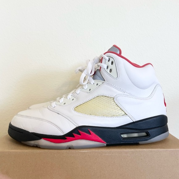 SOLD ❌ Jordan 5 Retro Fire Red size 10.5 DA1911-102 2020 PRE-OWNED - Picture 2 of 9